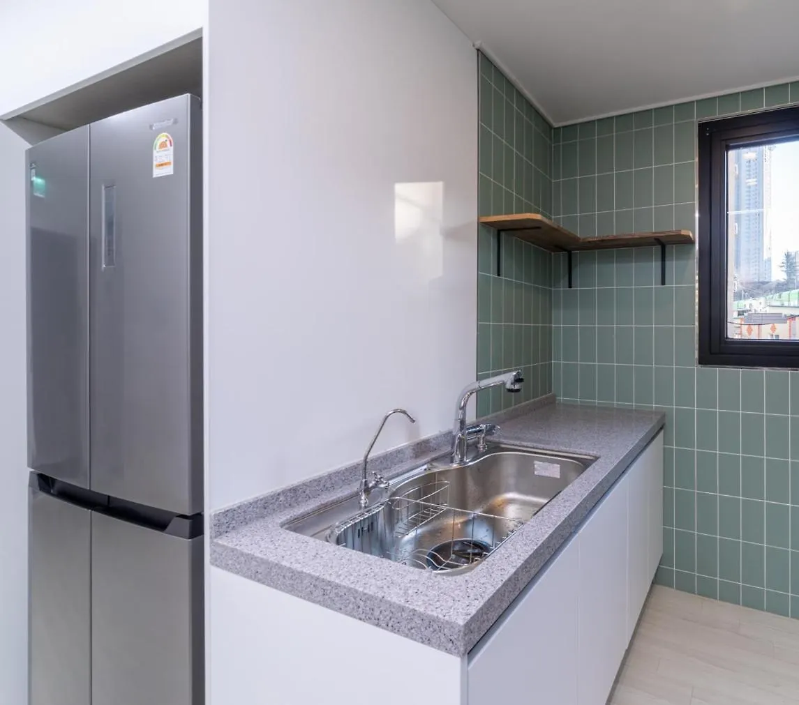4 Rooms And 3 Bathrooms Busan Apartment